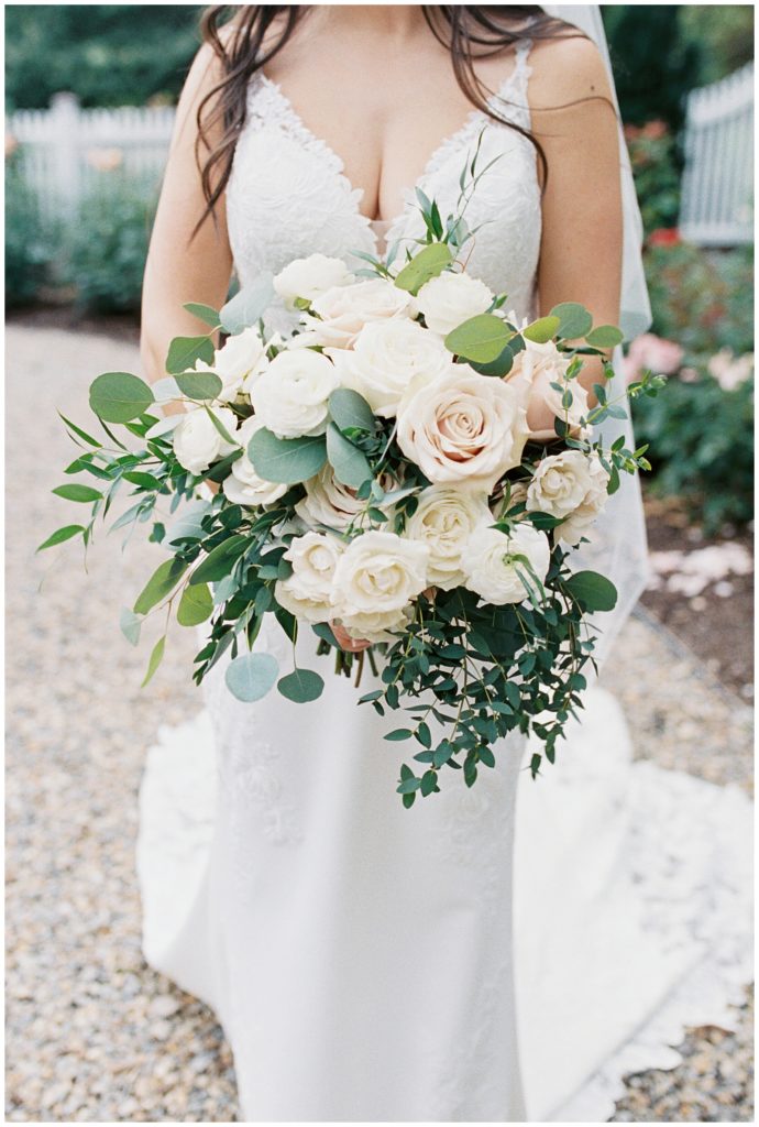 Alisha-Jon-NH-Wedding-bridal-bouquet